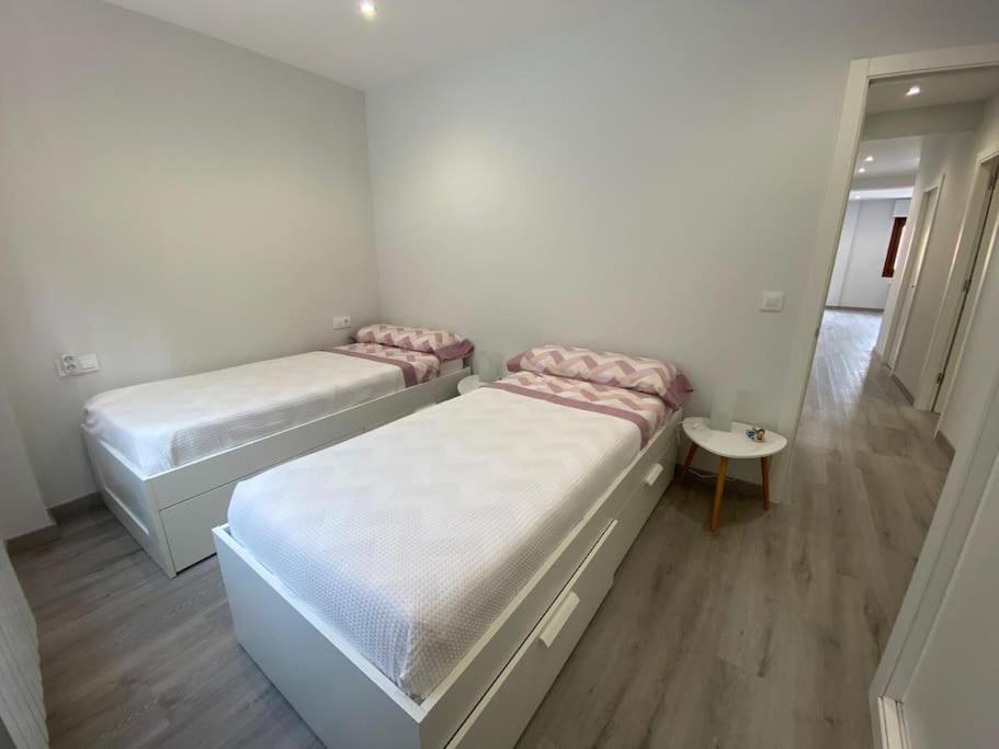 Piso 3 Habitaciones En Байона Екстериор снимка